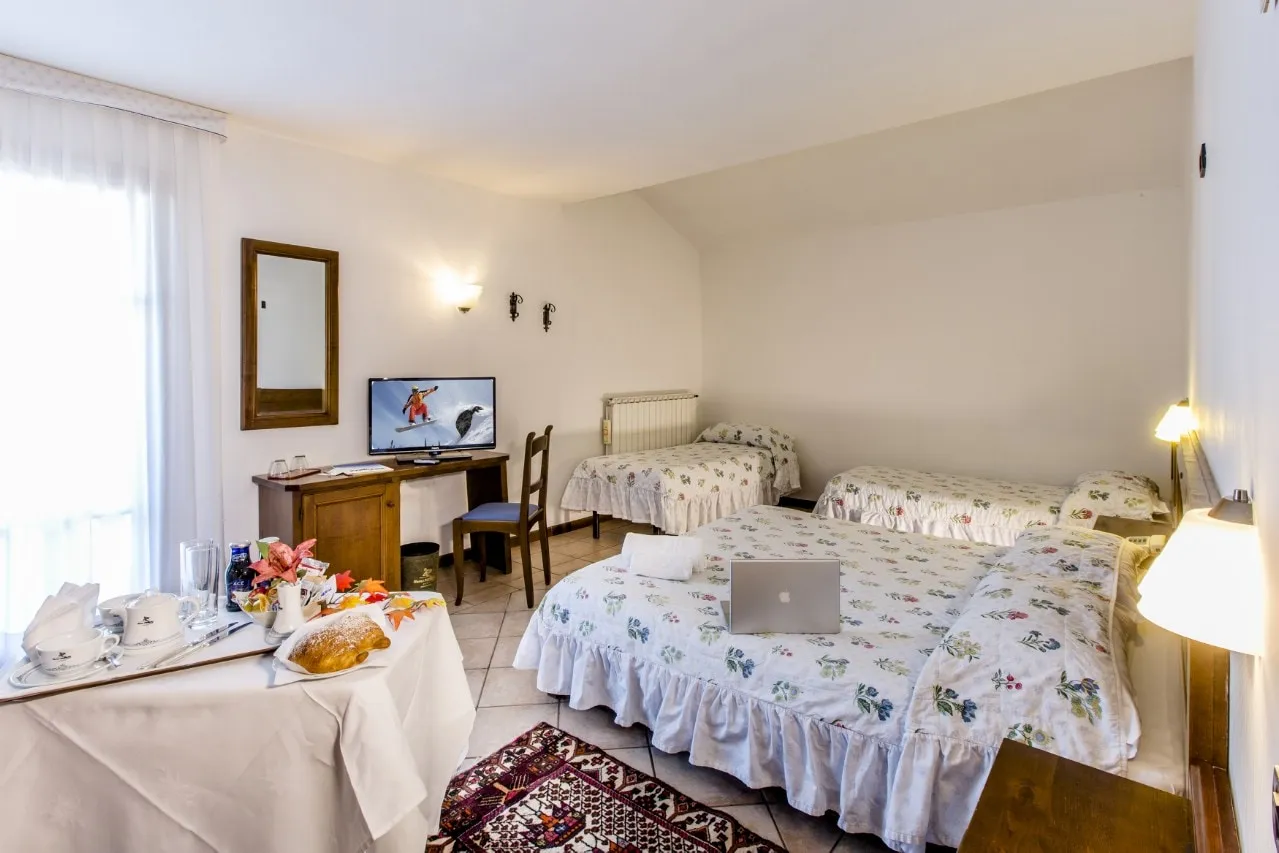Big Family Room with a double bed and single beds